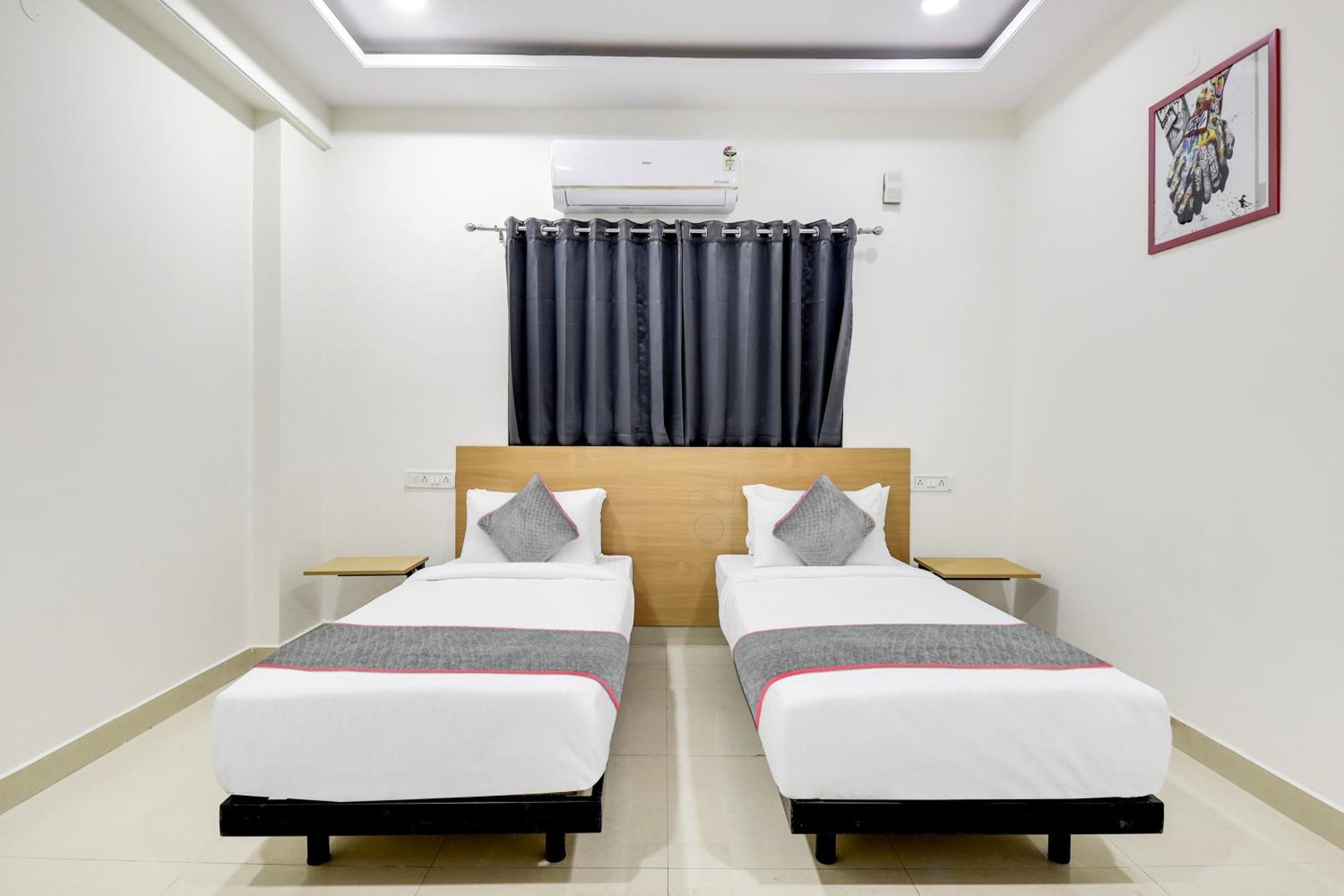 Super Townhouse De Alphabet Hotel Kukatpally Nexus Mall Haiderabad Buitenkant foto